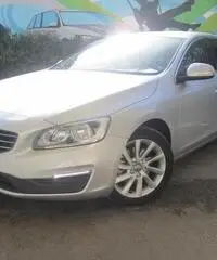 Volvo V60 D2 2.0 120 cv Momentum Volvo V60 D2 2.0 120 cv Momentum