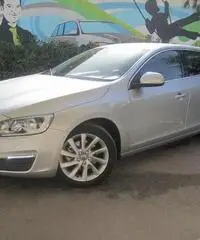 Volvo V60 D2 2.0 120 cv Momentum Volvo V60 D2 2.0 120 cv Momentum