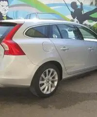 Volvo V60 D2 2.0 120 cv Momentum Volvo V60 D2 2.0 120 cv Momentum