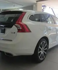 Volvo V60 D6 Twin Engine Geartronic Summum Volvo V60 D6 Twin Engine Geartronic Summum