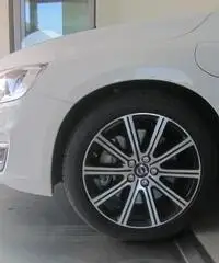 Volvo V60 D6 Twin Engine Geartronic Summum Volvo V60 D6 Twin Engine Geartronic Summum