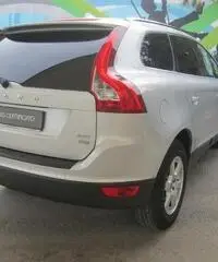 Volvo XC60 2.4 D 175 CV FWD DRIVe Momentum