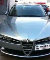 ALFA ROMEO 159 1.9 JTDm 16V Sportwagon Distinctive ALFA ROMEO 159 1.9 JTDm 16V Sportwagon Distinctive