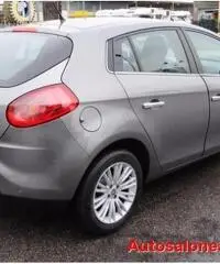 FIAT Bravo 1.6 MJT 120 CV  EURO 5 DPF Dualogic Emotion FIAT Bravo 1.6 MJT 120 CV  EURO 5 DPF Dualogic Emotion