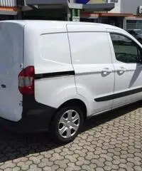 FORD Tourneo Courier 1.5 TDCI 75 CV Plus **KM 0** FORD Tourneo Courier 1.5 TDCI 75 CV Plus **KM 0**