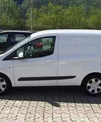 FORD Tourneo Courier 1.5 TDCI 75 CV Plus **KM 0** FORD Tourneo Courier 1.5 TDCI 75 CV Plus **KM 0**