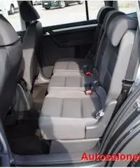 VOLKSWAGEN Touran 1.6 TDI Trendline EURO 5 DPF VOLKSWAGEN Touran 1.6 TDI Trendline EURO 5 DPF