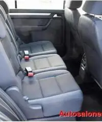 VOLKSWAGEN Touran 1.6 TDI Trendline EURO 5 DPF VOLKSWAGEN Touran 1.6 TDI Trendline EURO 5 DPF