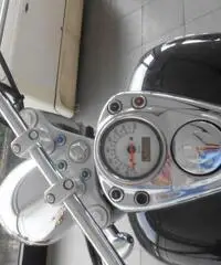 Honda VT 750 Shadow ( Pari al nuovo ). Honda VT 750 Shadow ( Pari al nuovo ).