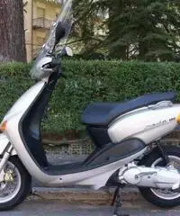 Vendo o scambio yamaha 100 neo's Vendo o scambio yamaha 100 neo's