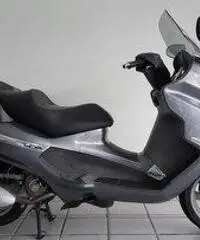 Scooter Piaggio X8 125CC