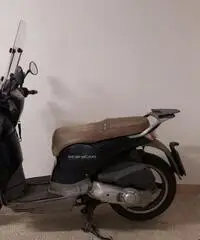 Aprilia Scarabeo light 200 anno 2009 (leggere bene)