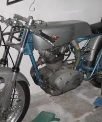 MOTO DUCATI DA GARA