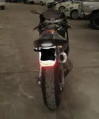 MOTO YAMAHA FZR