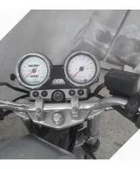 Kawasaki ZR 7 - 2001 Kawasaki ZR 7 - 2001