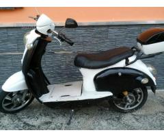 scooter elettrico grigio satinato ultimo modello digitale no assicuraz