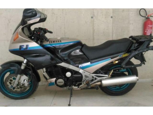 Yamaha FJ 1200 cc con soli 30000 km
