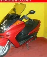 YAMAHA Majesty 250 rosso - 42716 YAMAHA Majesty 250 rosso - 42716