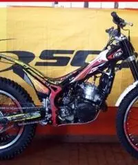 BETAMOTOR Evo 300 2T rosso-bianco - 3000 BETAMOTOR Evo 300 2T rosso-bianco - 3000