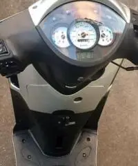 Scooter 150 come nuovo. Asta libera. Offerta minima 690 € Scooter 150 come nuovo. Asta libera. Offerta minima 690 €