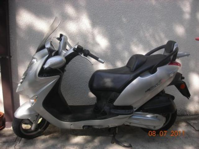 vendo scooter Kymco 250
