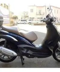 PIAGGIO Beverly 250 Base PIAGGIO Beverly 250 Base