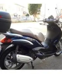 PIAGGIO Beverly 250 Base PIAGGIO Beverly 250 Base