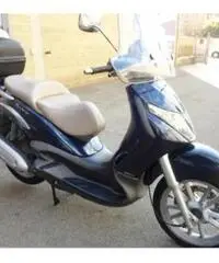 PIAGGIO Beverly 250 Base PIAGGIO Beverly 250 Base