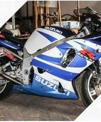 Suzuki GSX R 750 - 2000 Suzuki GSX R 750 - 2000