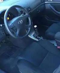 TOYOTA Avensis 2.2 D-4D 16V Station Wagon TOYOTA Avensis 2.2 D-4D 16V Station Wagon