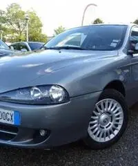 ALFA ROMEO 147 1.6 16V TS (105) 3 porte Distinctive ALFA ROMEO 147 1.6 16V TS (105) 3 porte Distinctive