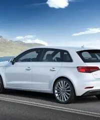 AUDI A3 SPB 1.6 TDI S tronic Sport AUDI A3 SPB 1.6 TDI S tronic Sport