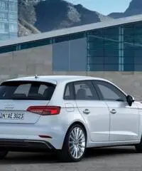 AUDI A3 SPB 1.6 TDI S tronic Sport AUDI A3 SPB 1.6 TDI S tronic Sport