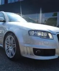 AUDI RS4 4.2 V8 Avant quattro + CARBOCERAMIK + TETTO + XENO AUDI RS4 4.2 V8 Avant quattro + CARBOCERAMIK + TETTO + XENO