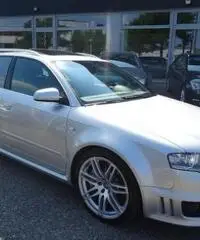 AUDI RS4 4.2 V8 Avant quattro + CARBOCERAMIK + TETTO + XENO AUDI RS4 4.2 V8 Avant quattro + CARBOCERAMIK + TETTO + XENO