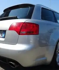 AUDI RS4 4.2 V8 Avant quattro + CARBOCERAMIK + TETTO + XENO AUDI RS4 4.2 V8 Avant quattro + CARBOCERAMIK + TETTO + XENO