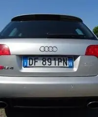 AUDI RS4 4.2 V8 Avant quattro + CARBOCERAMIK + TETTO + XENO AUDI RS4 4.2 V8 Avant quattro + CARBOCERAMIK + TETTO + XENO