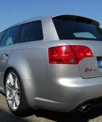 AUDI RS4 4.2 V8 Avant quattro + CARBOCERAMIK + TETTO + XENO AUDI RS4 4.2 V8 Avant quattro + CARBOCERAMIK + TETTO + XENO