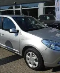 DACIA Sandero 1.5 dCi 70CV Ambiance DACIA Sandero 1.5 dCi 70CV Ambiance