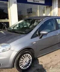 FIAT Grande Punto 1.4 GPL 5 porte Dynamic IDEALE NEOPATENTATO FIAT Grande Punto 1.4 GPL 5 porte Dynamic IDEALE NEOPATENTATO