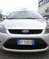 FORD Focus 1.6 (115CV) 5p. Bz.- GPL Titanium FORD Focus 1.6 (115CV) 5p. Bz.- GPL Titanium