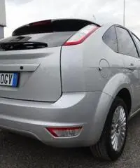 FORD Focus 1.6 (115CV) 5p. Bz.- GPL Titanium FORD Focus 1.6 (115CV) 5p. Bz.- GPL Titanium