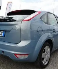 FORD Focus + 2.0 (145CV) 5p. Bz.- GPL FORD Focus + 2.0 (145CV) 5p. Bz.- GPL