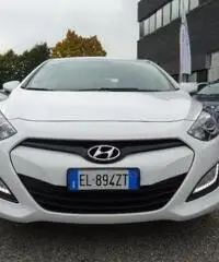 HYUNDAI i30 1.4 5p. Comfort HYUNDAI i30 1.4 5p. Comfort
