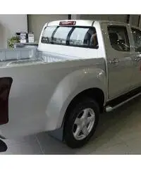 ISUZU D-Max 2.5 Crew Cab Quasar A/T 4WD a Gasolio nuova ISUZU D-Max 2.5 Crew Cab Quasar A/T 4WD a Gasolio nuova