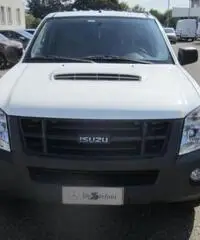 ISUZU D-Max 3.0 TD cat Crew Cab 4WD Pick-up L EU4 ISUZU D-Max 3.0 TD cat Crew Cab 4WD Pick-up L EU4