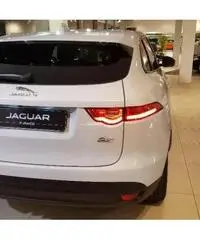 JAGUAR F-Pace 2.0d 180 CV AWD aut. Pure JAGUAR F-Pace 2.0d 180 CV AWD aut. Pure