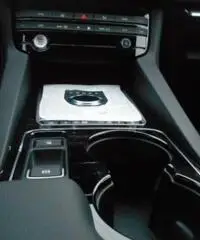 JAGUAR F-Pace 2.0d 180 CV AWD aut. Pure JAGUAR F-Pace 2.0d 180 CV AWD aut. Pure