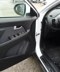 KIA Sportage 2.0 CRDI VGT 184CV AWD R KIA Sportage 2.0 CRDI VGT 184CV AWD R