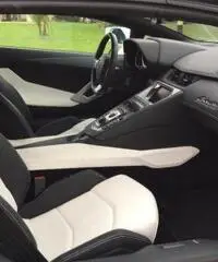 LAMBORGHINI Aventador 6.5 V12 LP700-4 Roadster